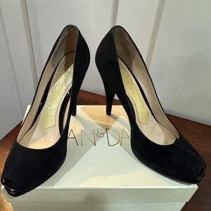Joan and David DAFELICITA BLACK Suede Platform Peep Toe Heels